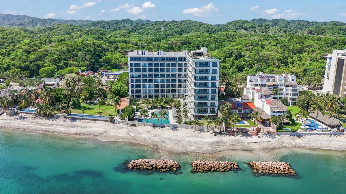 Arama Bay seen from the water — Bucerías, Riviera Nayarit