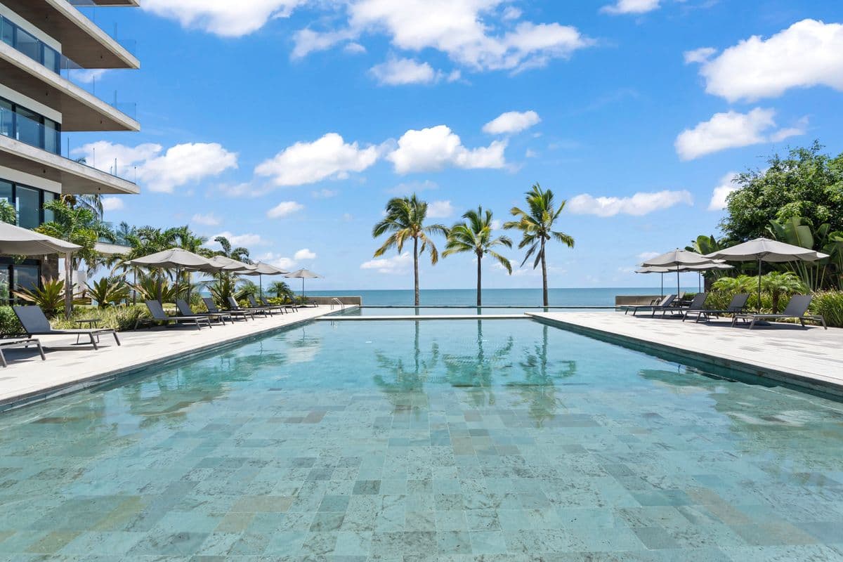 Infinity pool