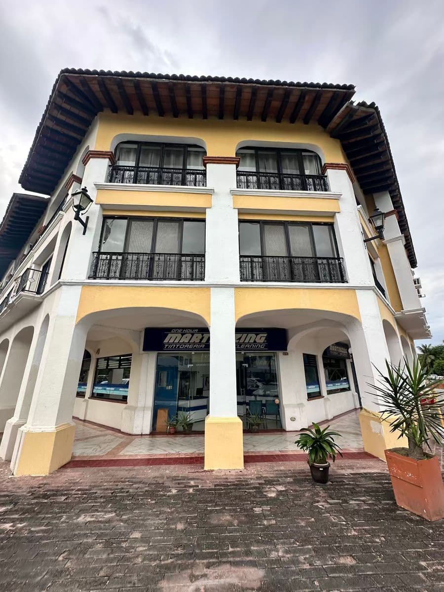 6 Locales Comerciales Marina Puerto Vallarta