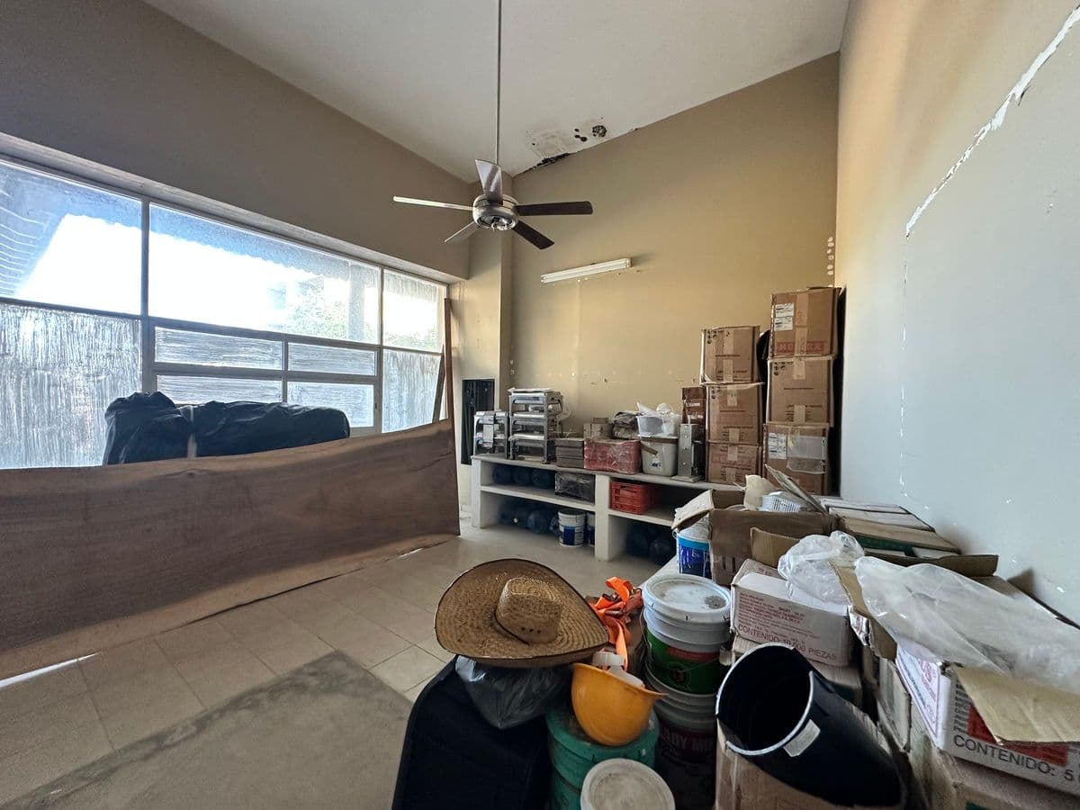 Local Comercial con Doble Altura en El Anclote, Punta Mita