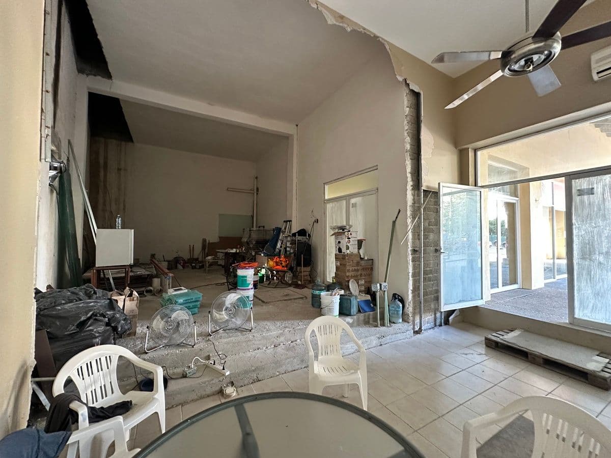 Local Comercial con Doble Altura en El Anclote, Punta Mita