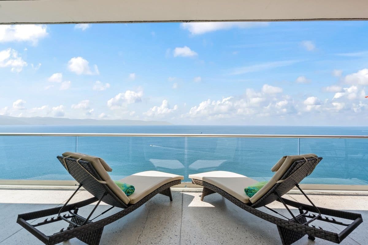 Luxury Vacation Rental in Puerto Vallarta | 3-Bedroom Condo at Península PV