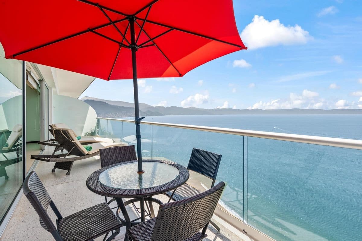 Luxury Vacation Rental in Puerto Vallarta | 3-Bedroom Condo at Península PV