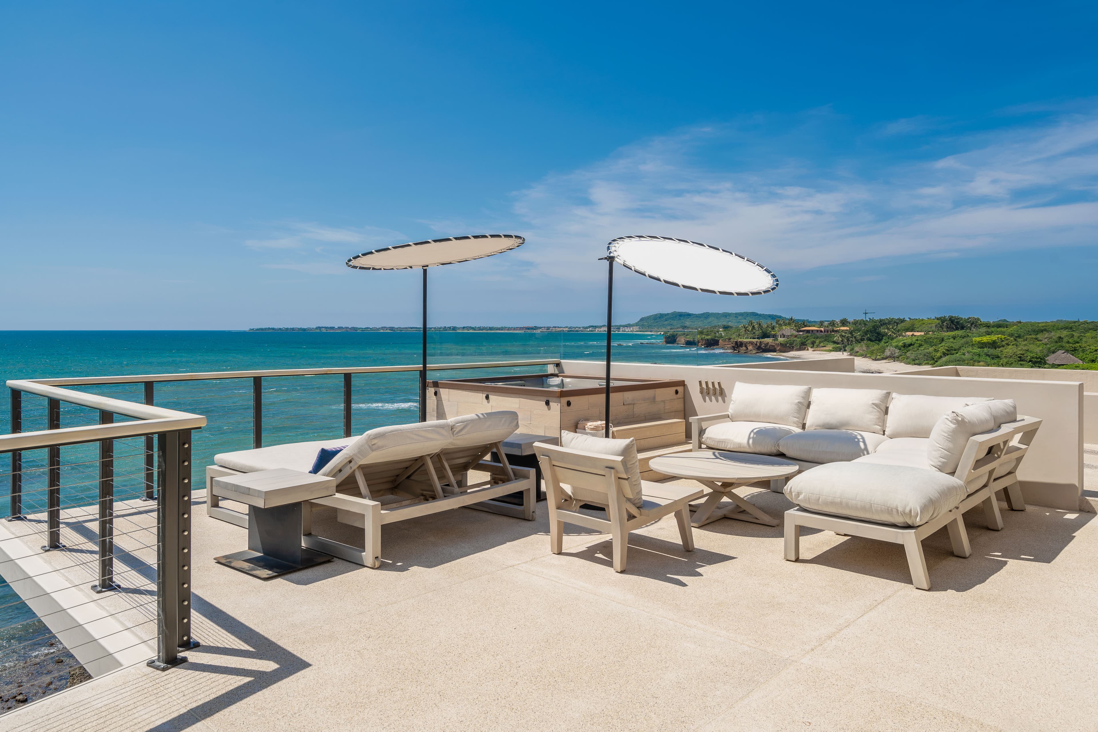 Quetzal 5 — Susurros del Corazón, Punta de Mita