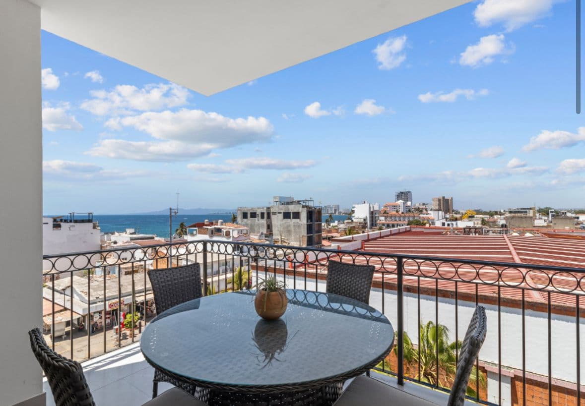 Departamento en Venta Amueblado Vista parcial al Mar 5 de Diciembre PV