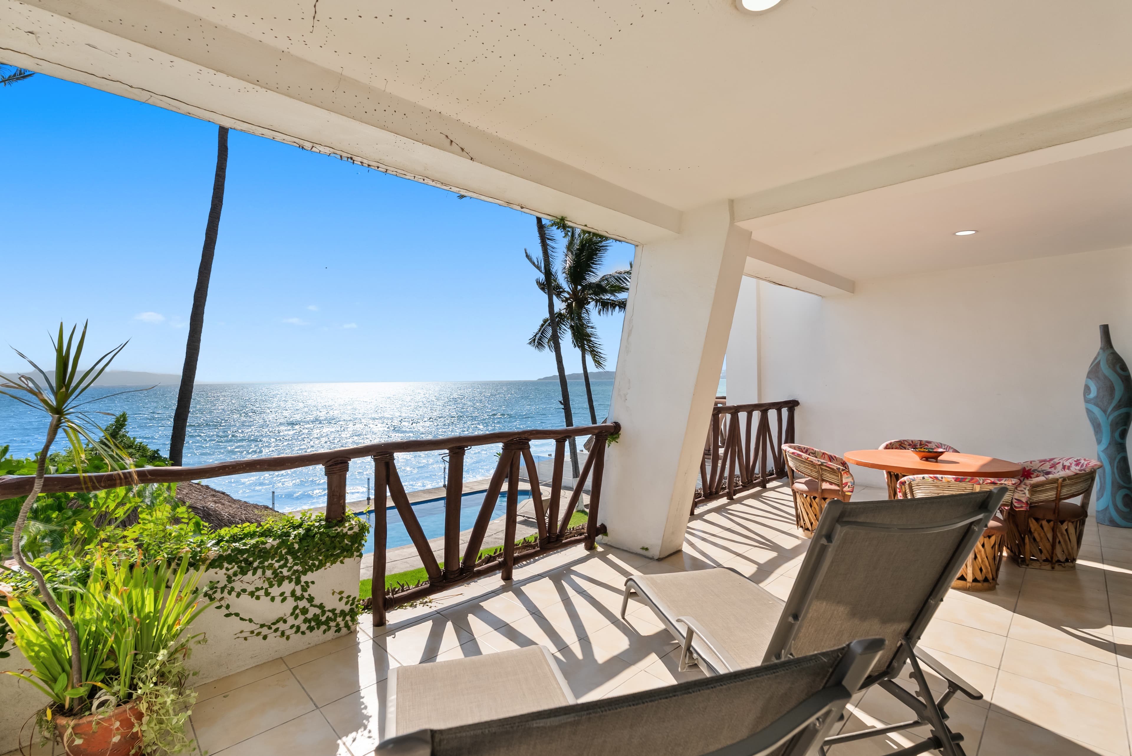 Oceanfront Bucerias Golden Zone | 3 Bed 3 Bath | Under USD750k