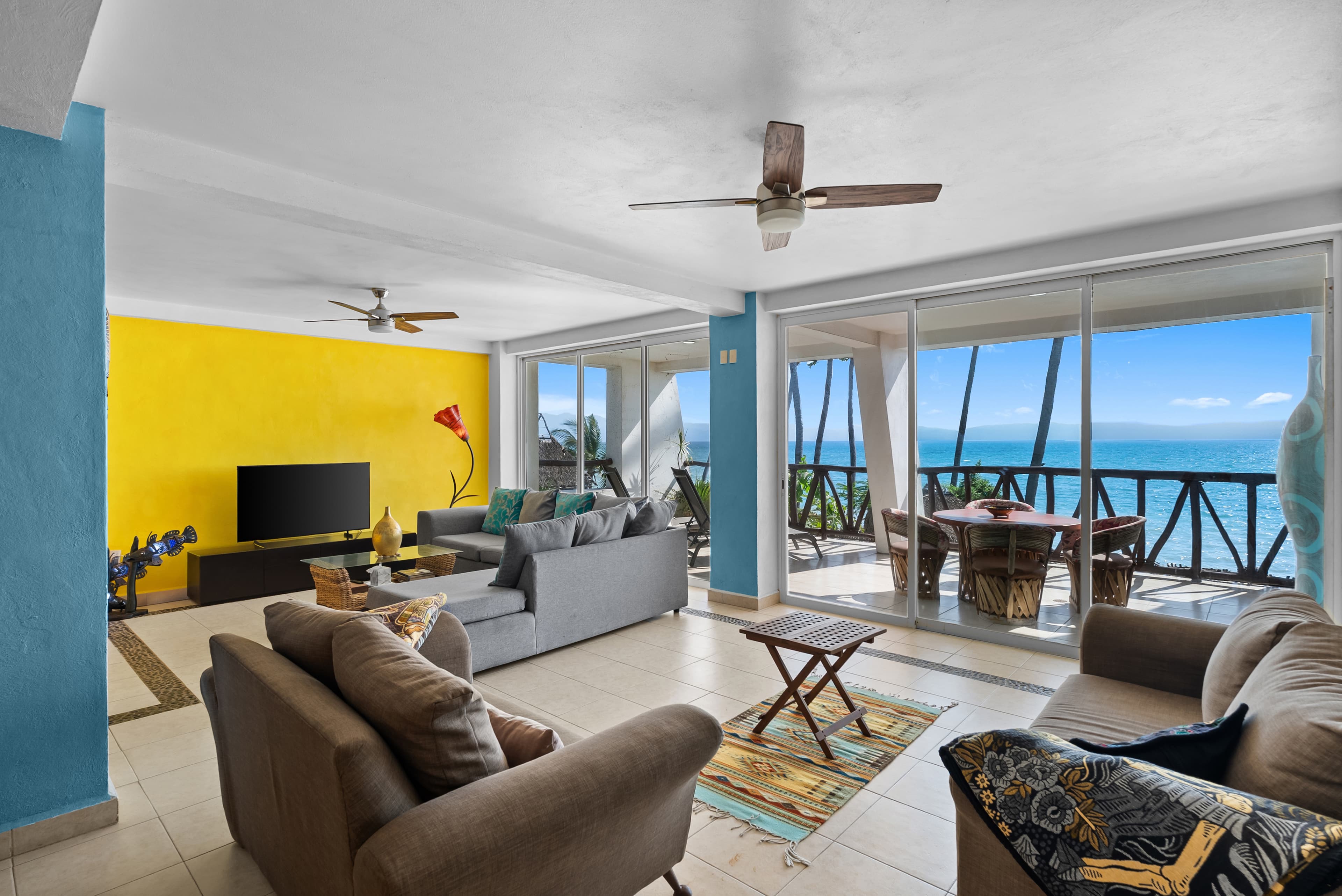 Oceanfront Bucerias Golden Zone | 3 Bed 3 Bath | Under USD750k