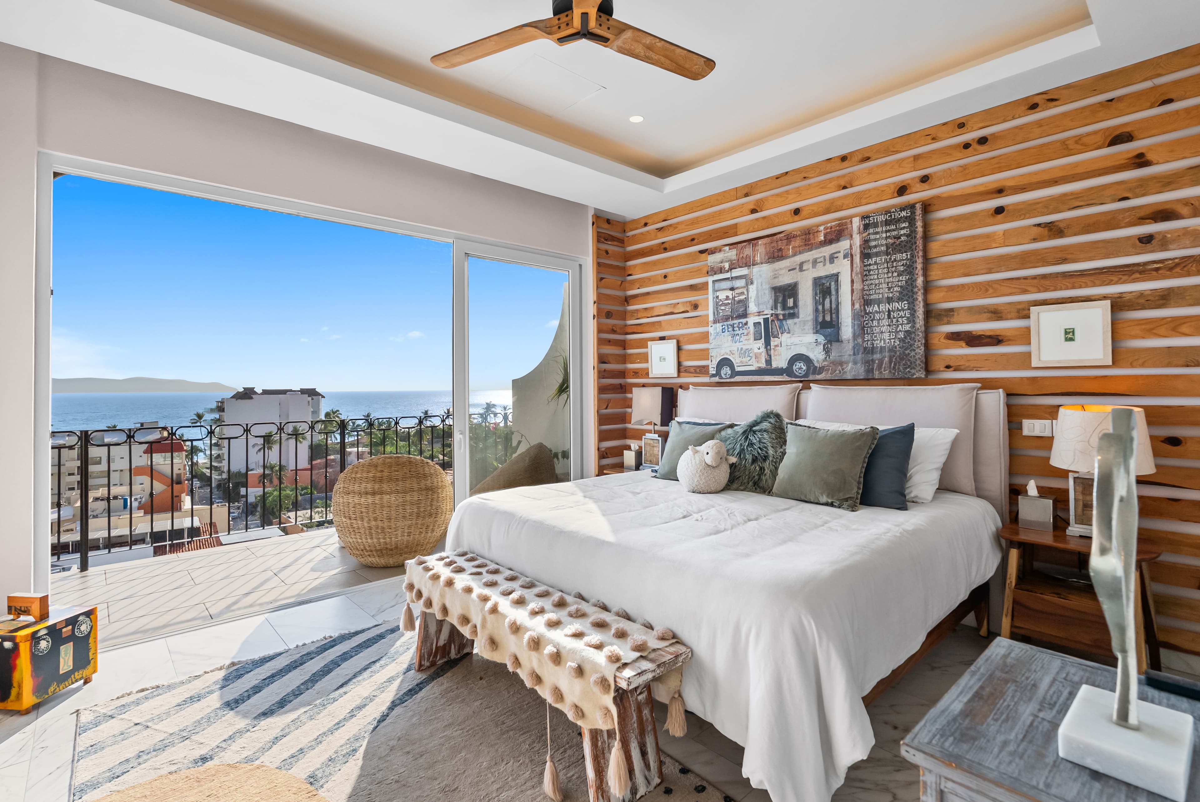 3 Bed 3 Bath Ocean View Condo | US$850,000 Golden Zone