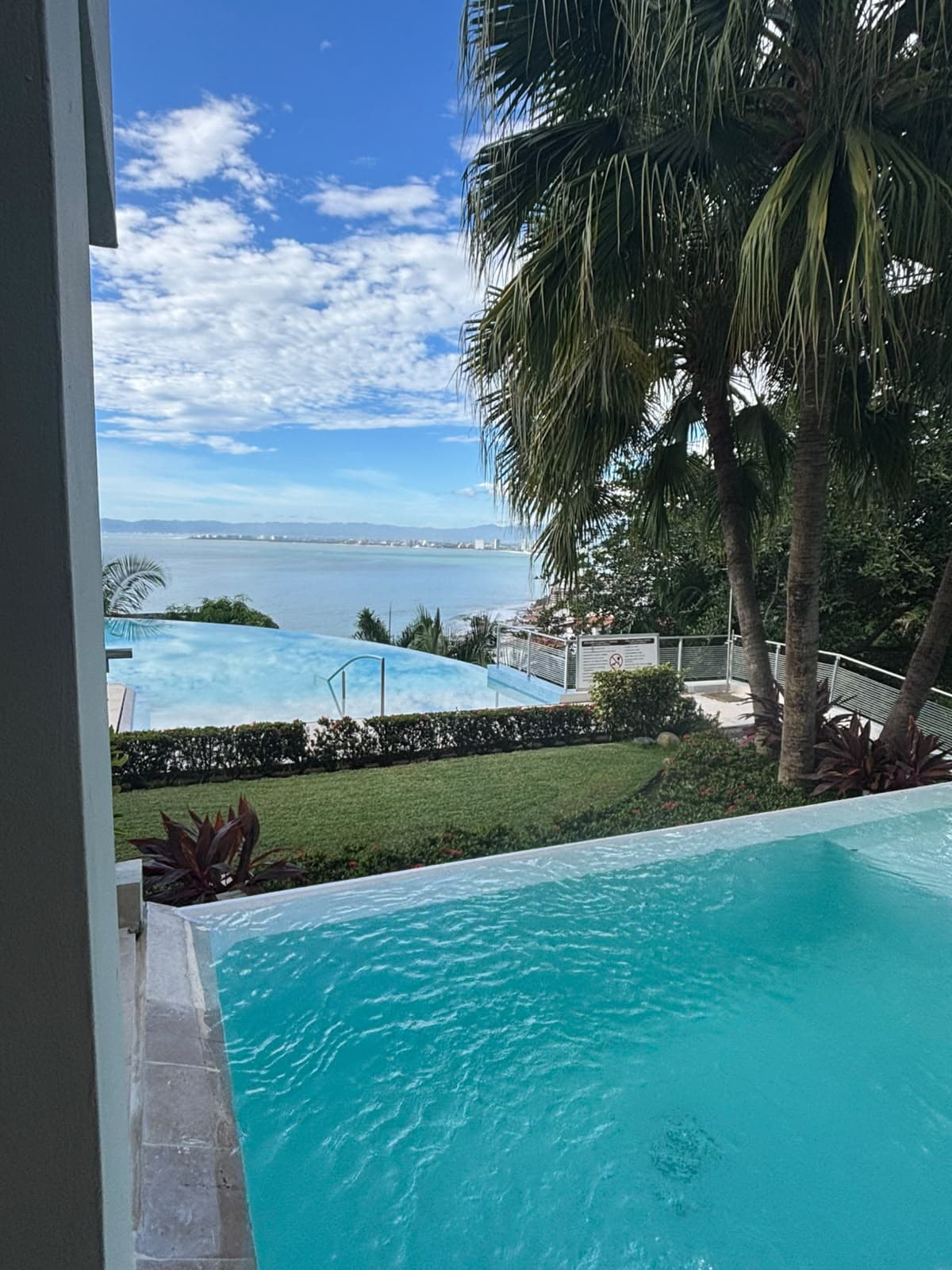 Gran Villa en Conchas Chinas con vista al mar