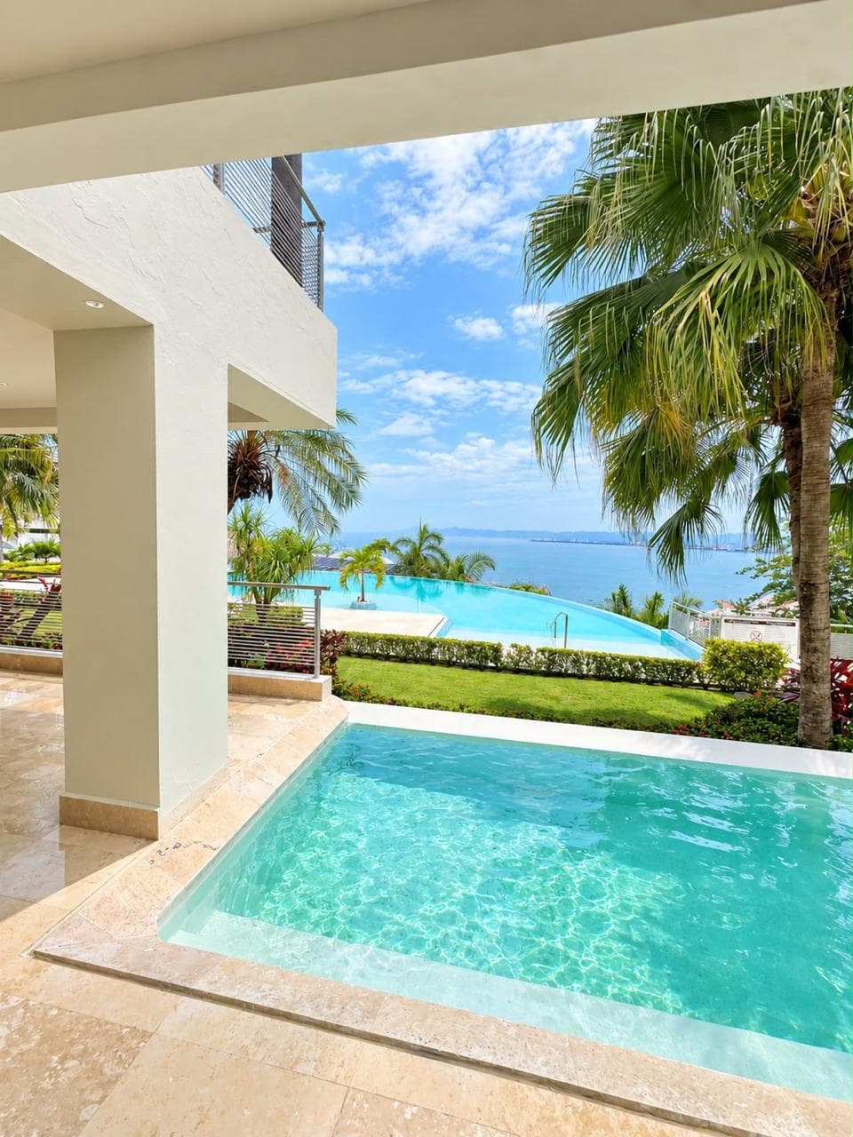 Gran Villa en Conchas Chinas con vista al mar