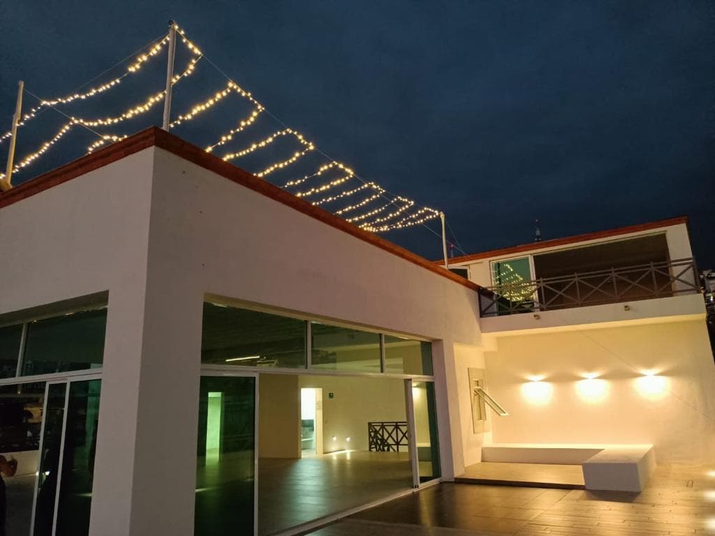Edifificio exactamente en el malecón de Puerto Vallarta con licencia de uso comercial