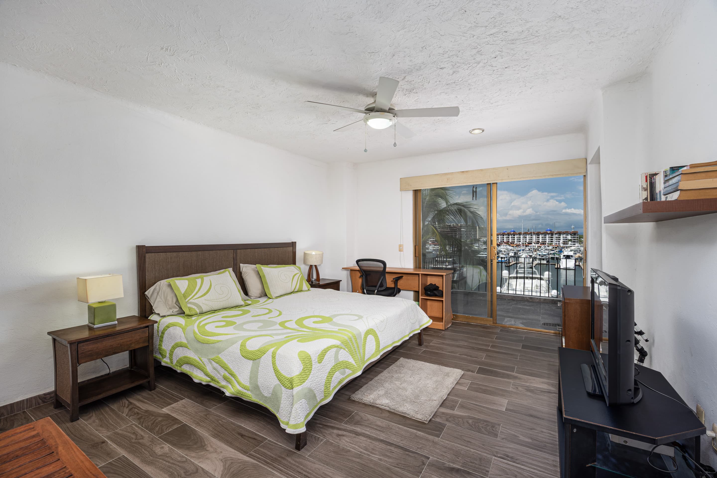 Departamento 2 recámaras con gran terraza vista a los yates en Marina