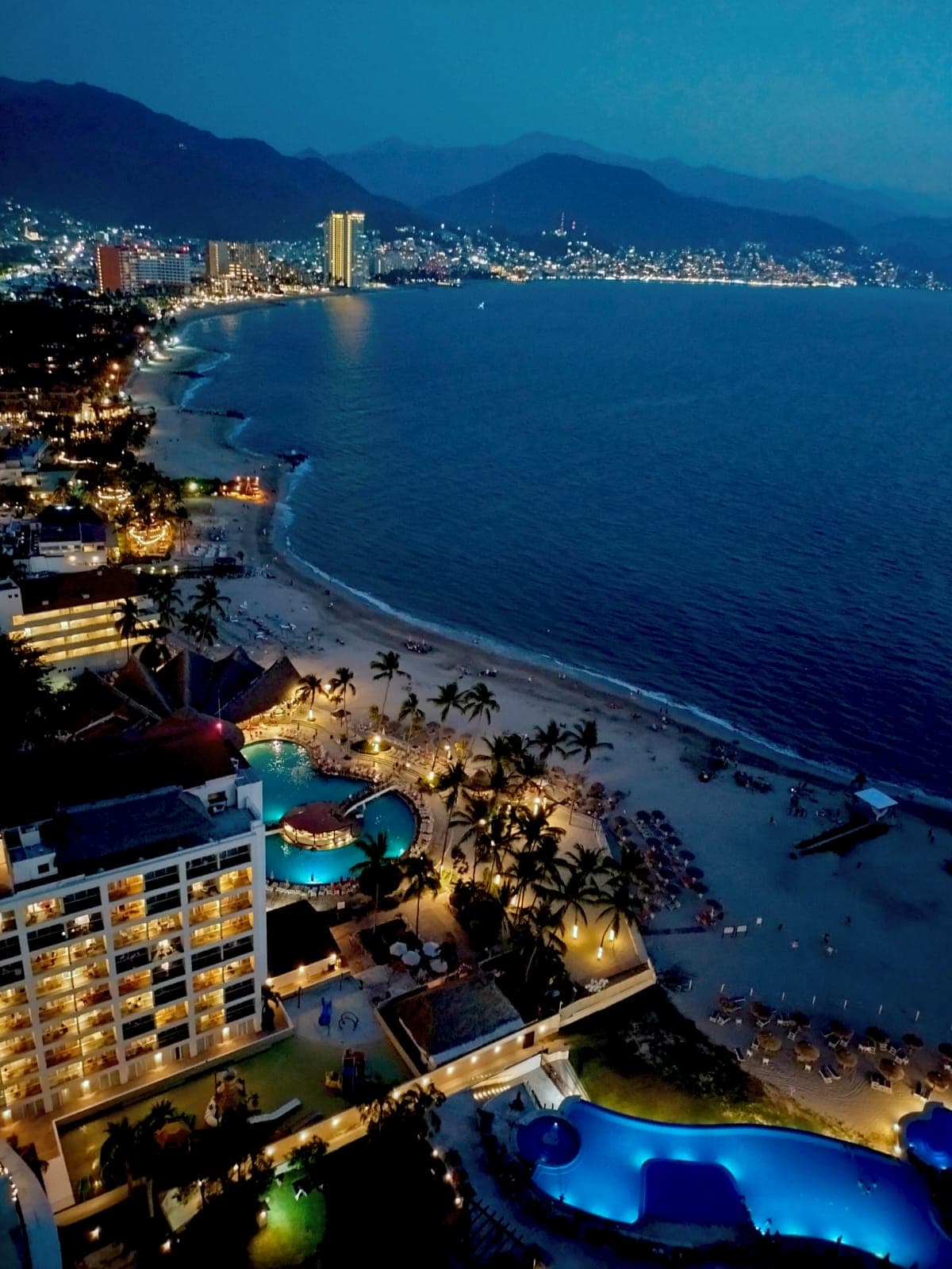 Condominio de lujo a pie de playa de 4 recamaras en piso 25 en Grand Venetian