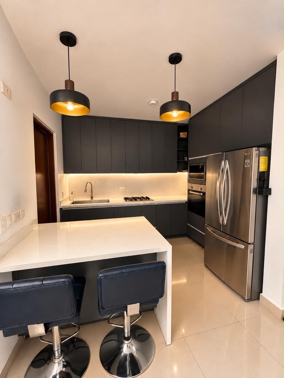Casa moderna con elevador, alberca y seguridad