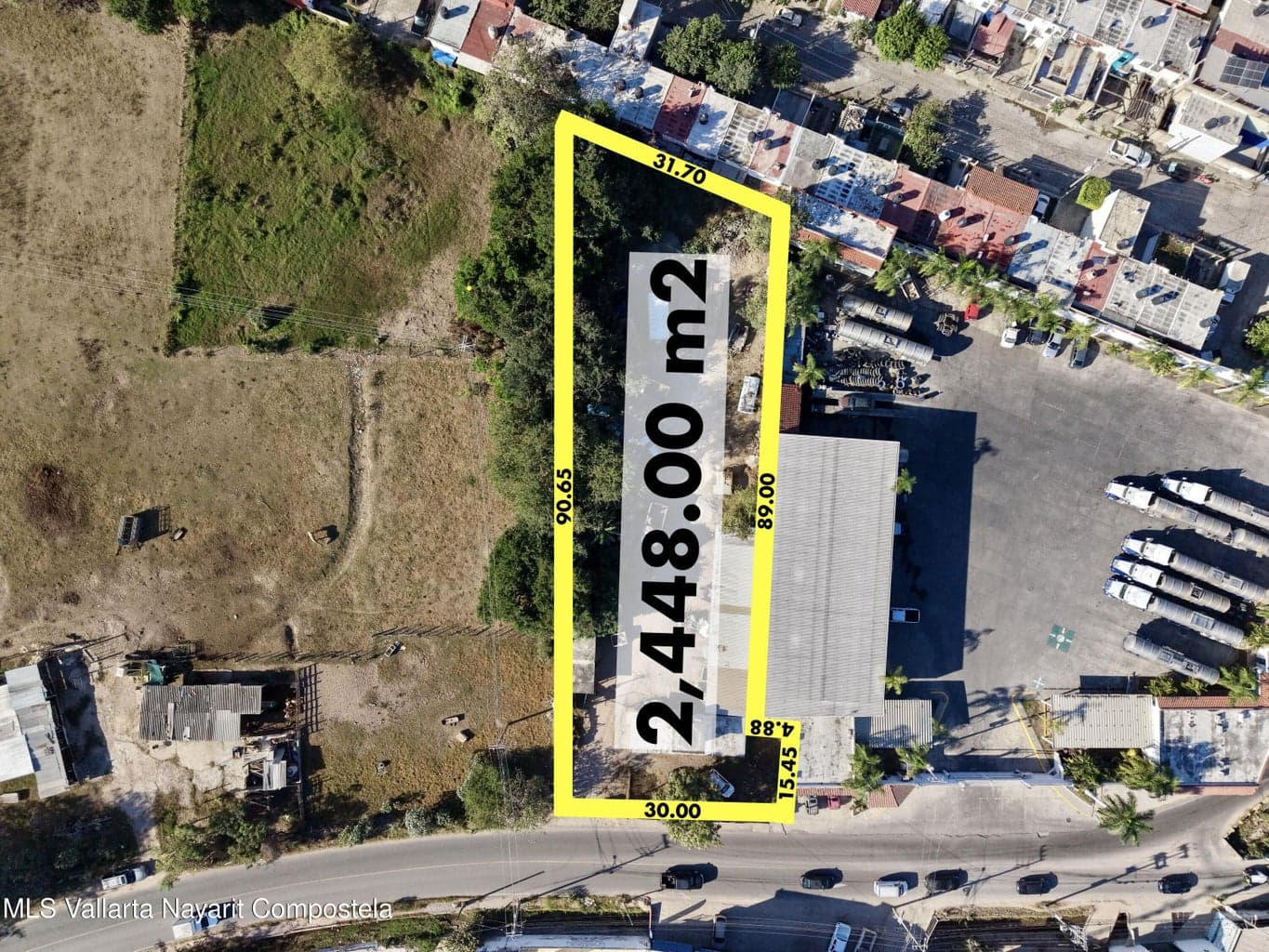 Terreno La Floresta 2,448.00 m2 sobre avenida