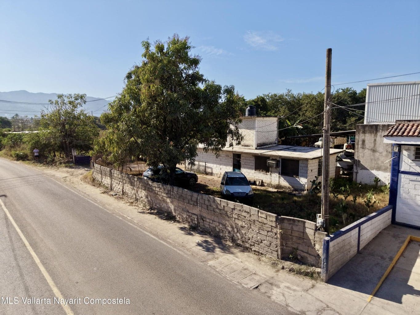 Terreno La Floresta 2,448.00 m2 sobre avenida