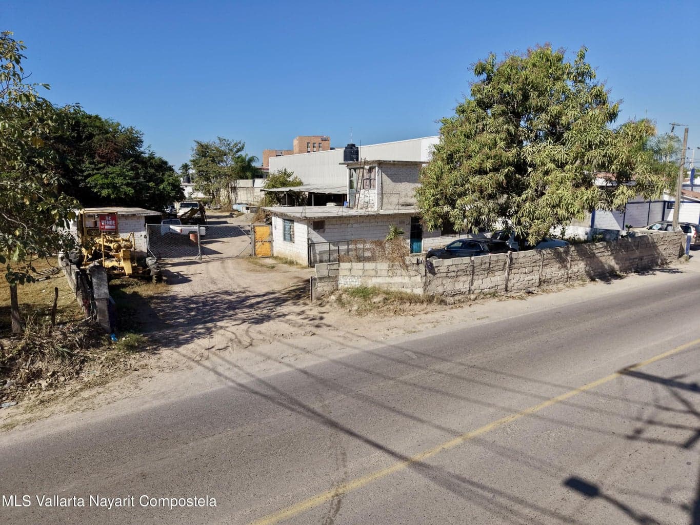 Terreno La Floresta 2,448.00 m2 sobre avenida