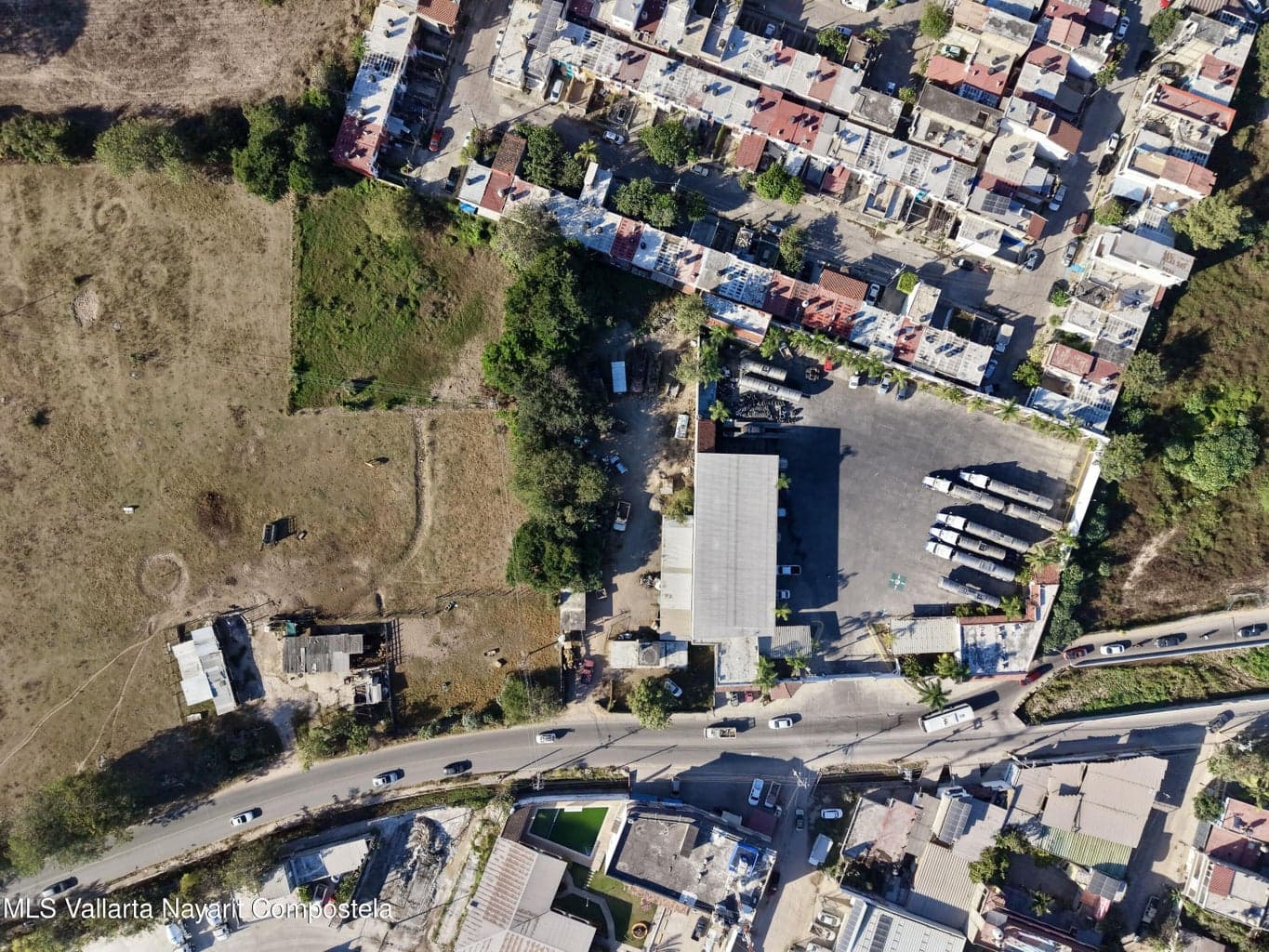 Terreno La Floresta 2,448.00 m2 sobre avenida