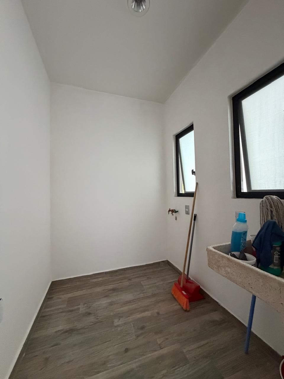 2 BDR condo Residencial Quelele