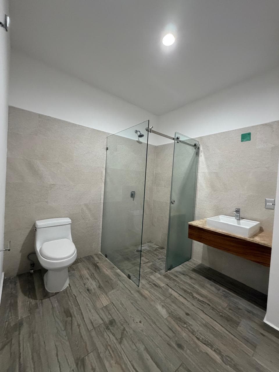 2 BDR condo Residencial Quelele