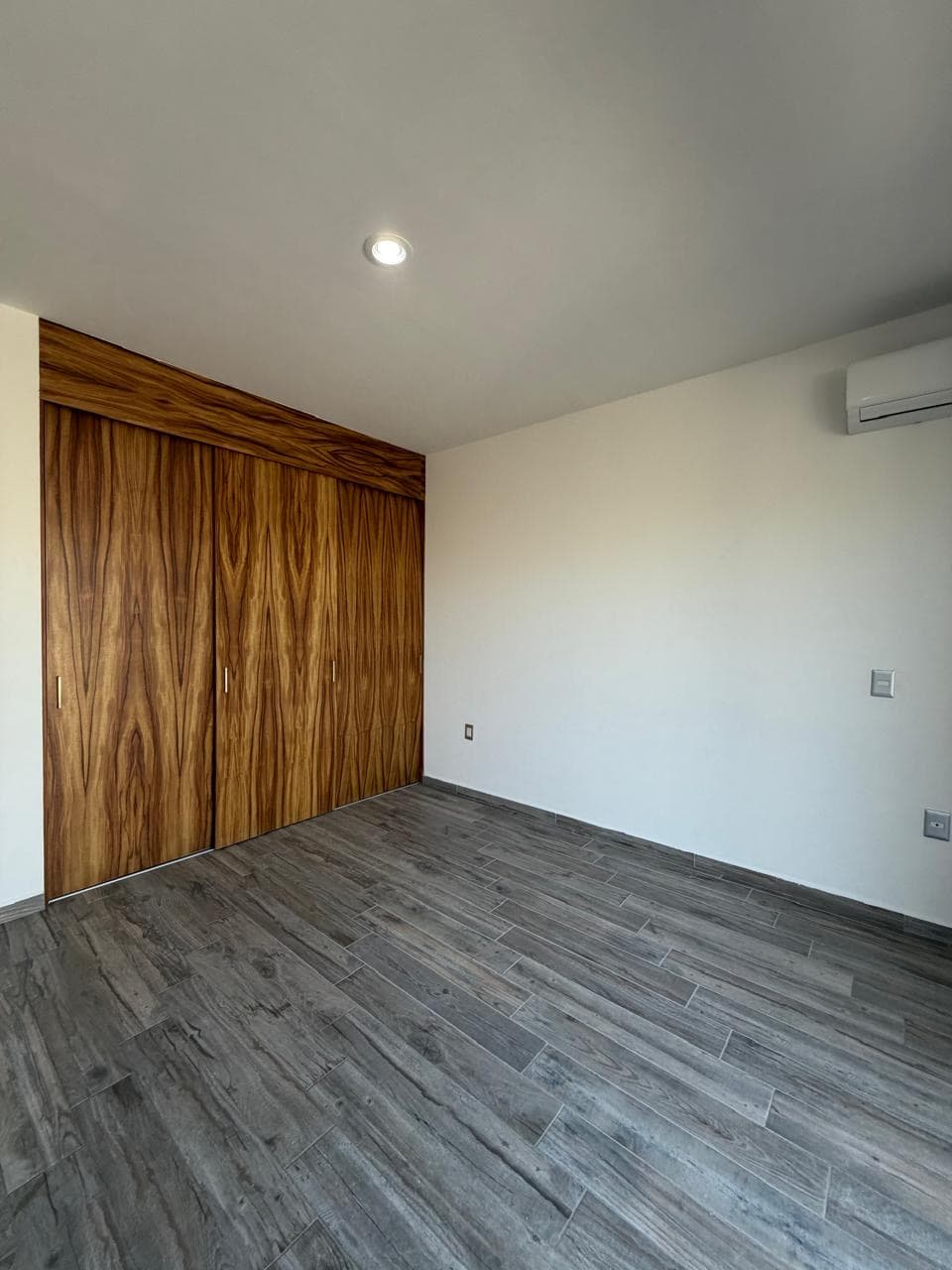 2 BDR condo Residencial Quelele